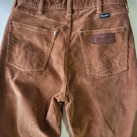 Wrangler Retro Bailey Corduroy Trousers - Picture 7 of 9